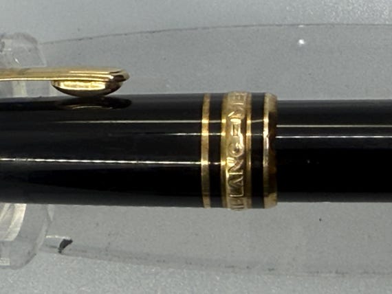 MONTBLANC万年筆 Classic 14K F Montblanc Classic Black & Gold Fountain Pen – 14K Nib, Uninked