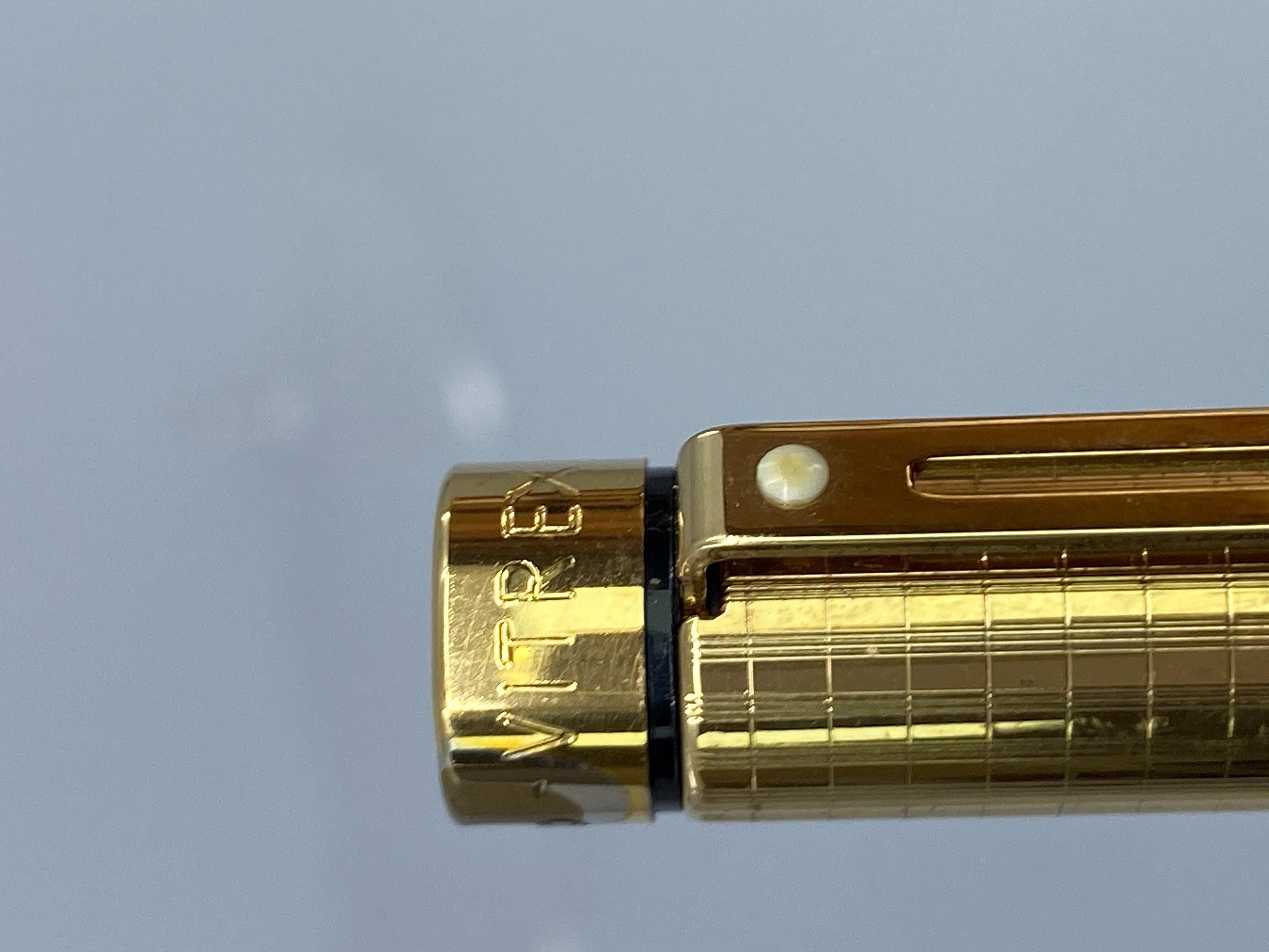 Sheaffer Targa 1007 Fountain Pen, Gold Geometric Square Pattern