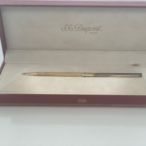 S.T. Penna a sfera Dupont Classique – Eleganza in lacca e placcatura in oro, design esclusivo e durevole