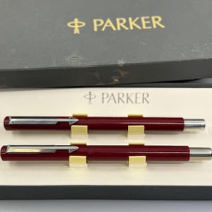 Parker 45 Burgundy Penset | Vulpen + Balpen | Stalen Dop | Vintage Schrijfset uit de Jaren 70