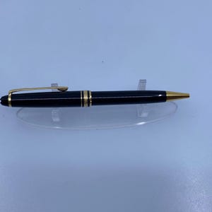 Stylo à bille Montblanc Meisterstück - Vintage, résine noire et détails dorés