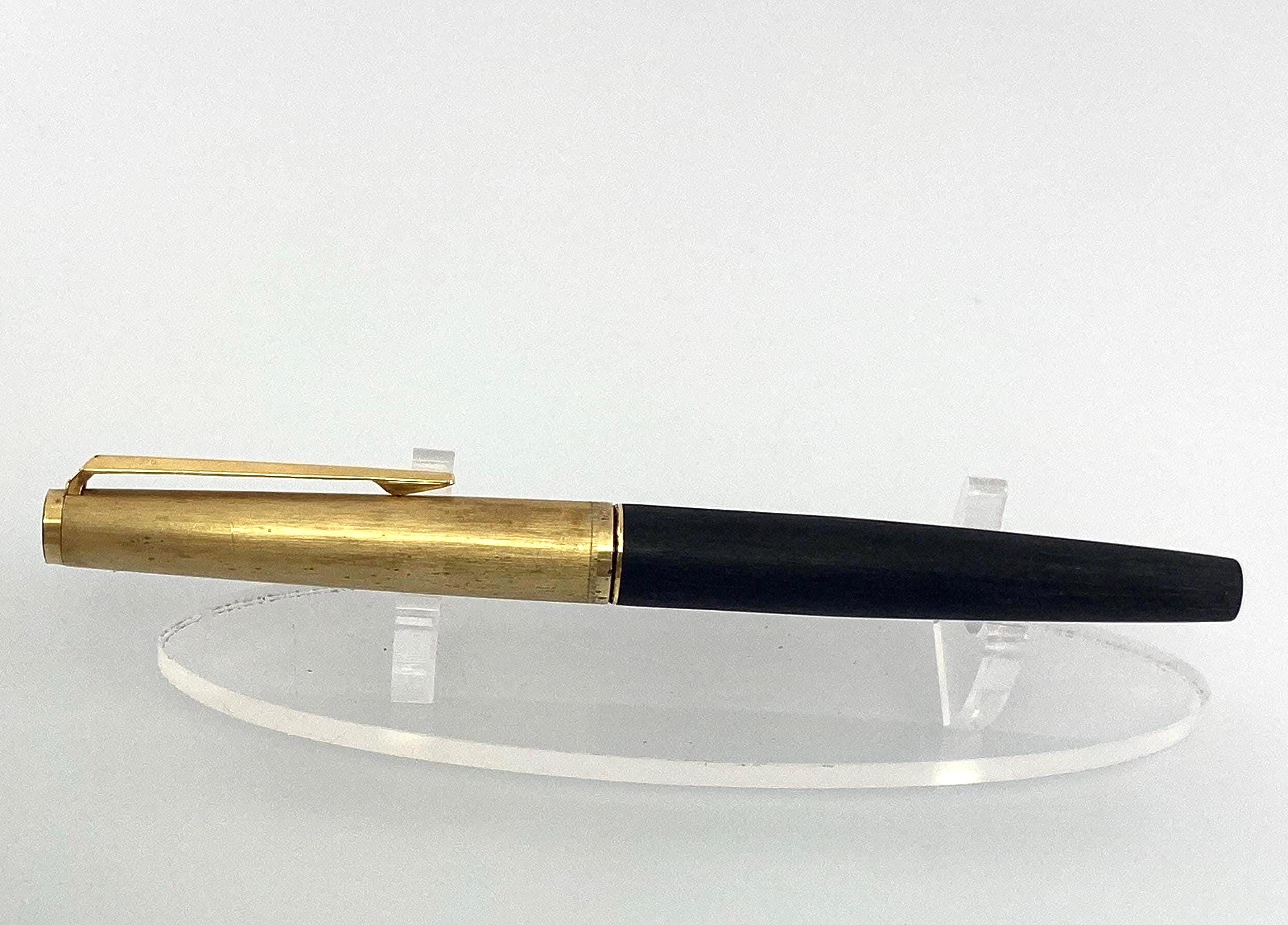 Vintage Montblanc No. 224 Fountain Pen – Black & Gold – 14K Gold