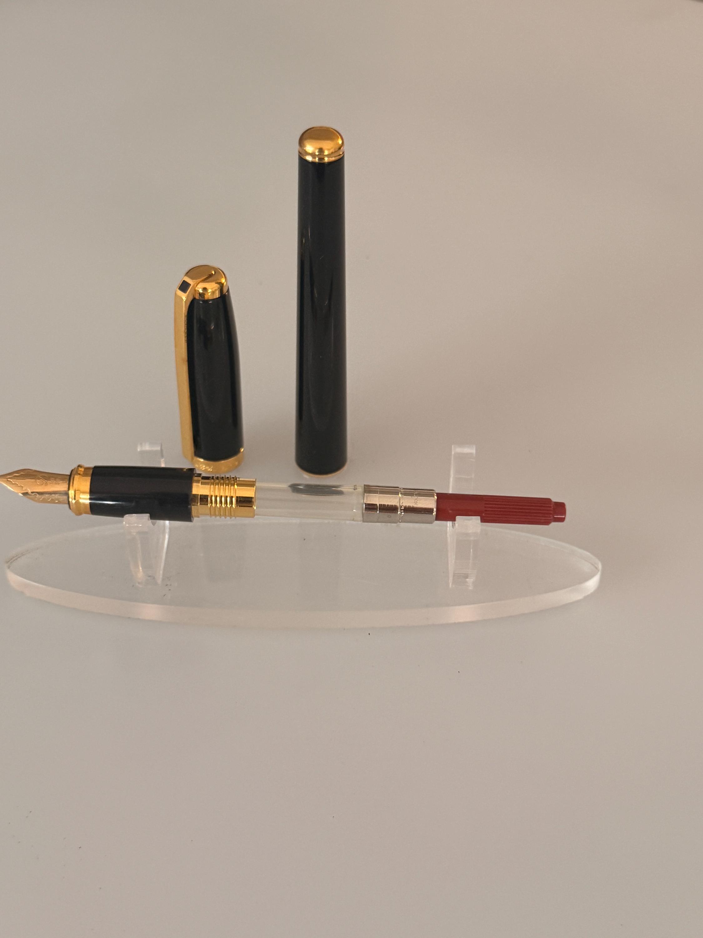 S.T.デュポン フィデリオ ブラック ラッカー ド シーヌ 万年筆、14K EF