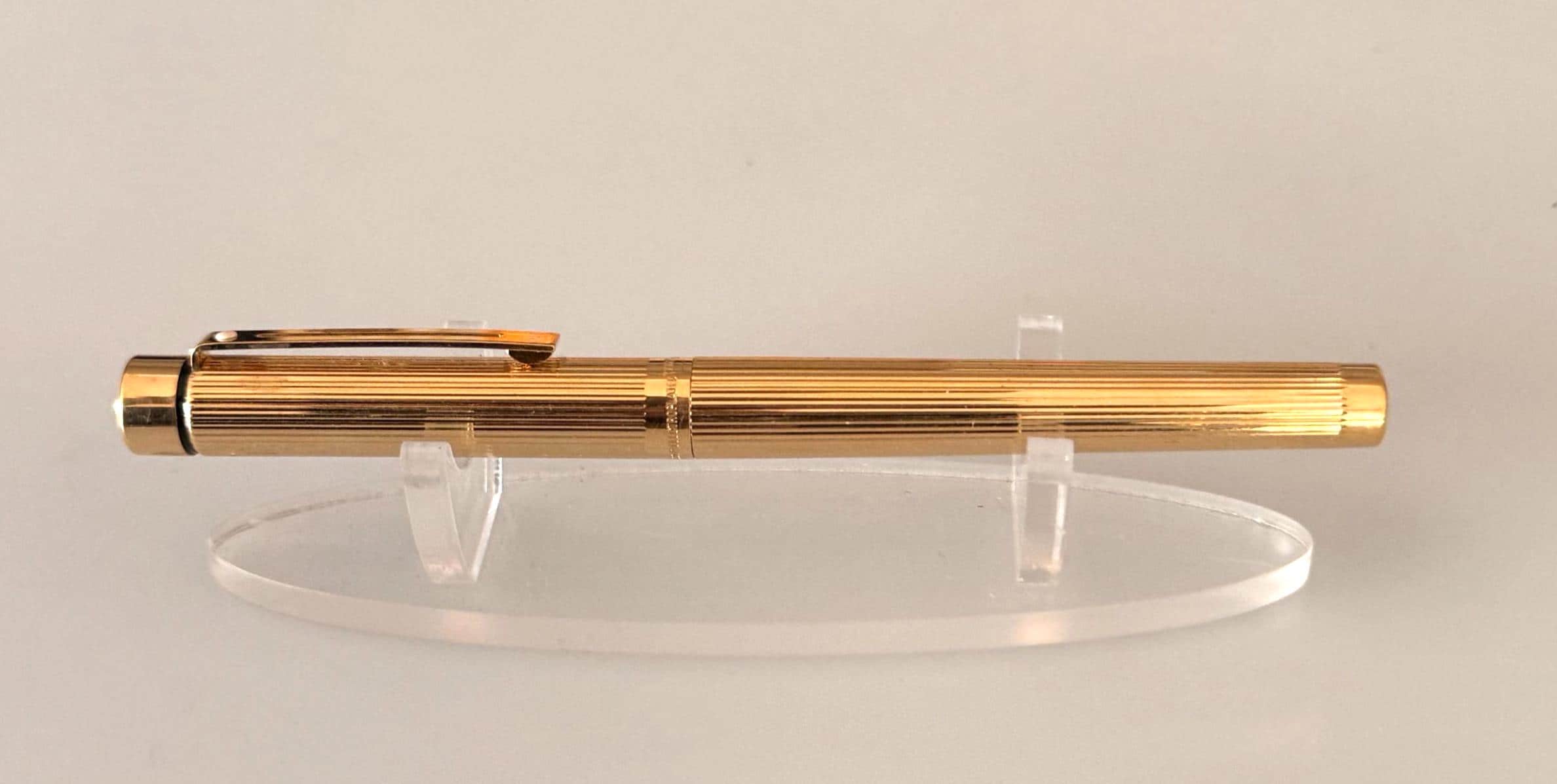 Vintage Sheaffer Targa Classic 1005 Fountain Pen, Gold Fluted