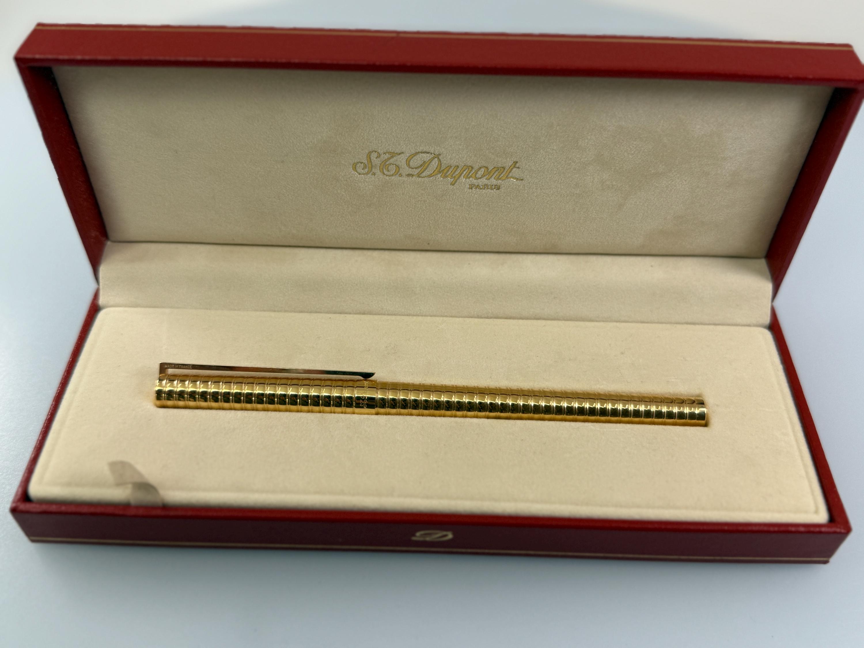 S.T.デュポン ライン2 金メッキ万年筆 | オリジナルボックス付き