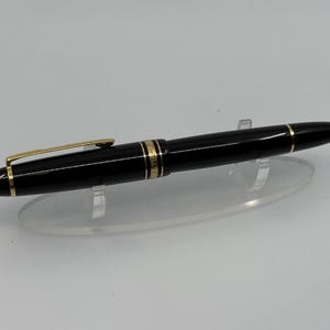 Caneta-tinteiro Montblanc Meisterstück 146 – ponta de ouro 18K – com caixa original