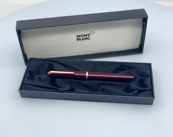 Vintage Montblanc 32 S Fountain Pen – 1961-1966, Rare Burgundy - Main Image