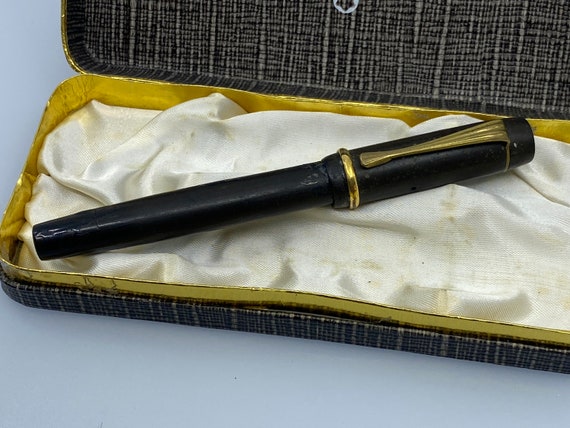 Vintage Montblanc Fountain Pen, 14C 585 Gold Nib, Black Body, Gold