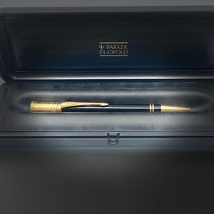 Stylo bille Parker Duofold Classic Black GT : l'élégance inspirée des années 1920