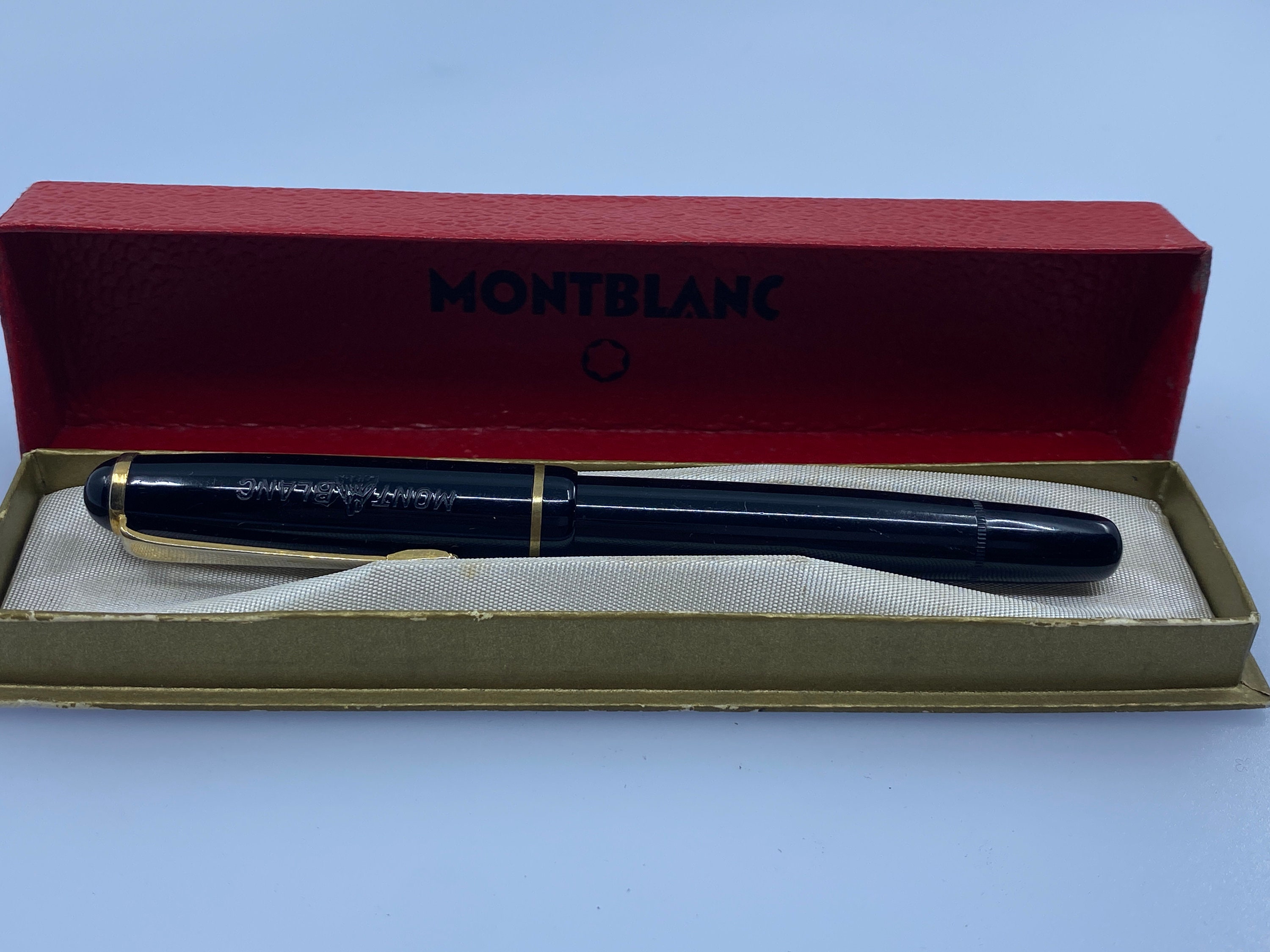 Vintage Montblanc No.22 Fountain Pen, 14C Gold Nib, Black Piston