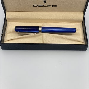 Penna stilografica Delta Serena - Blu brillante, pennino fine, nuova nella scatola originale