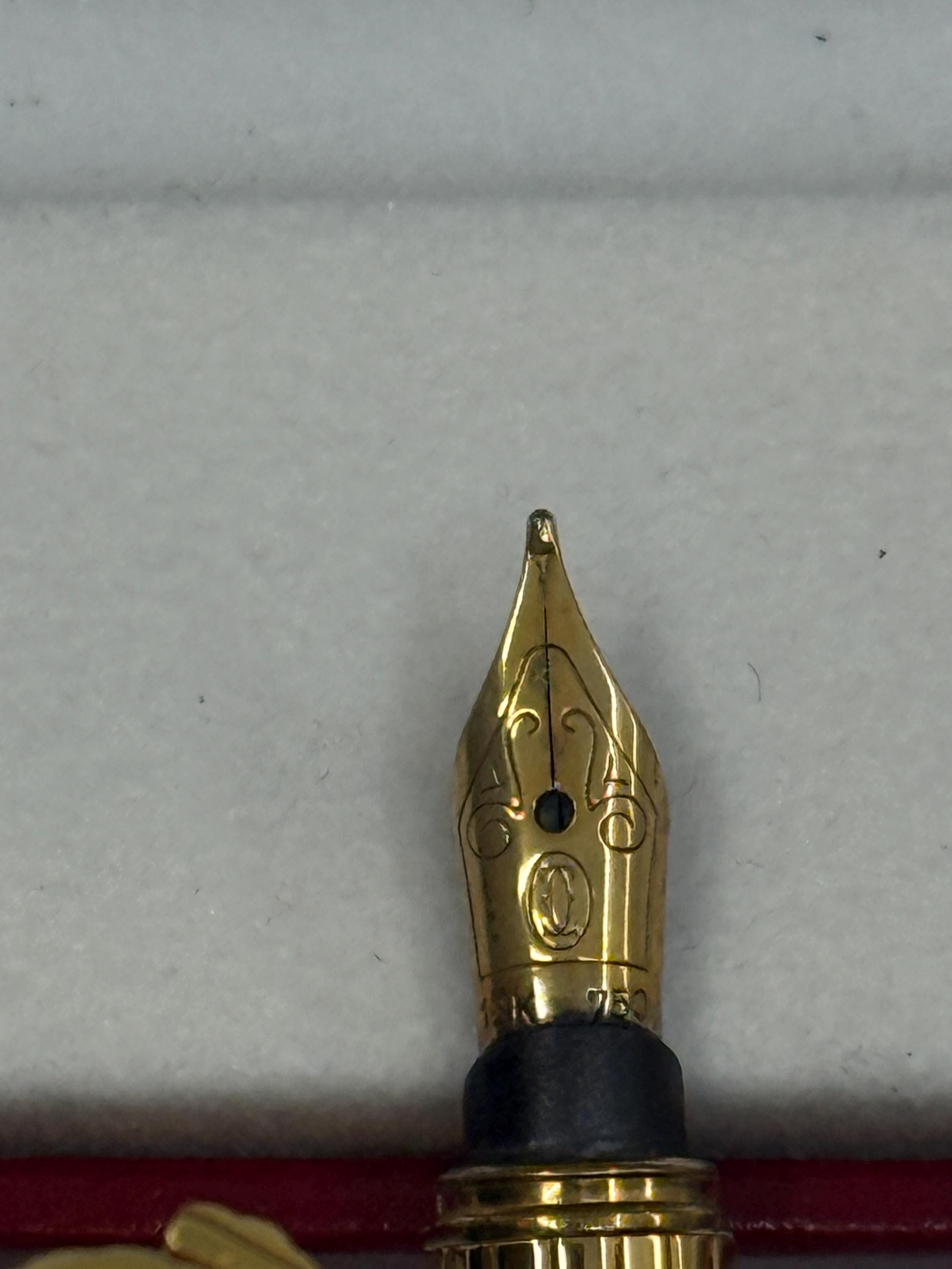 15. Ka出品 カルティエ マスト ドゥ カルティエ 万年筆 – 金メッキ、未使用