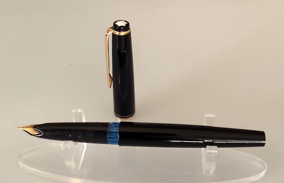 Vintage Montblanc No. 22 Fountain Pen, Black Piston Filler, Blue