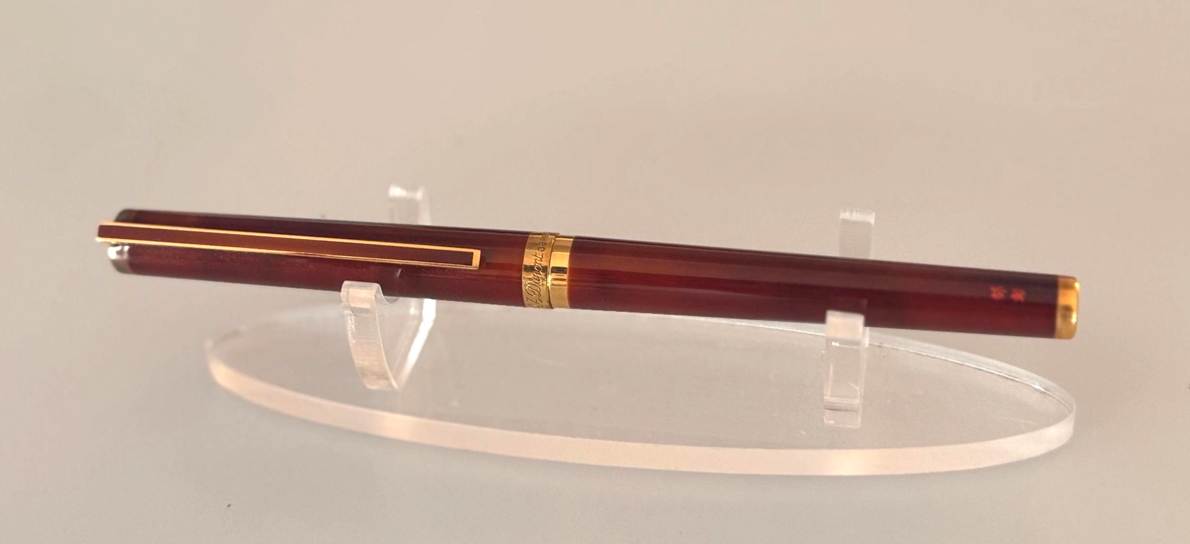 Vintage S.T. Dupont Classique Laque De Chine Fountain Pen