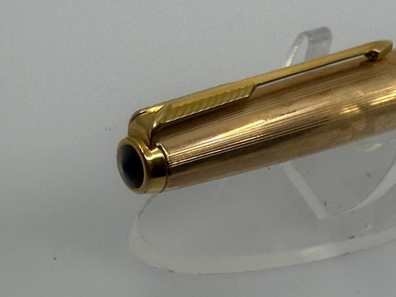Vintage Parker 65 Fountain Pen – 14K Gold Nib – Black Resin & Gold