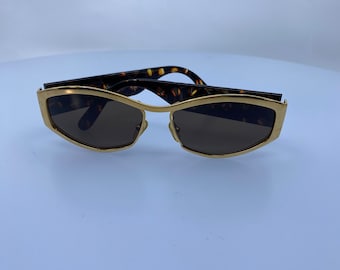 CHRISTIAN DIOR Vintage Gold tone & Black Frame