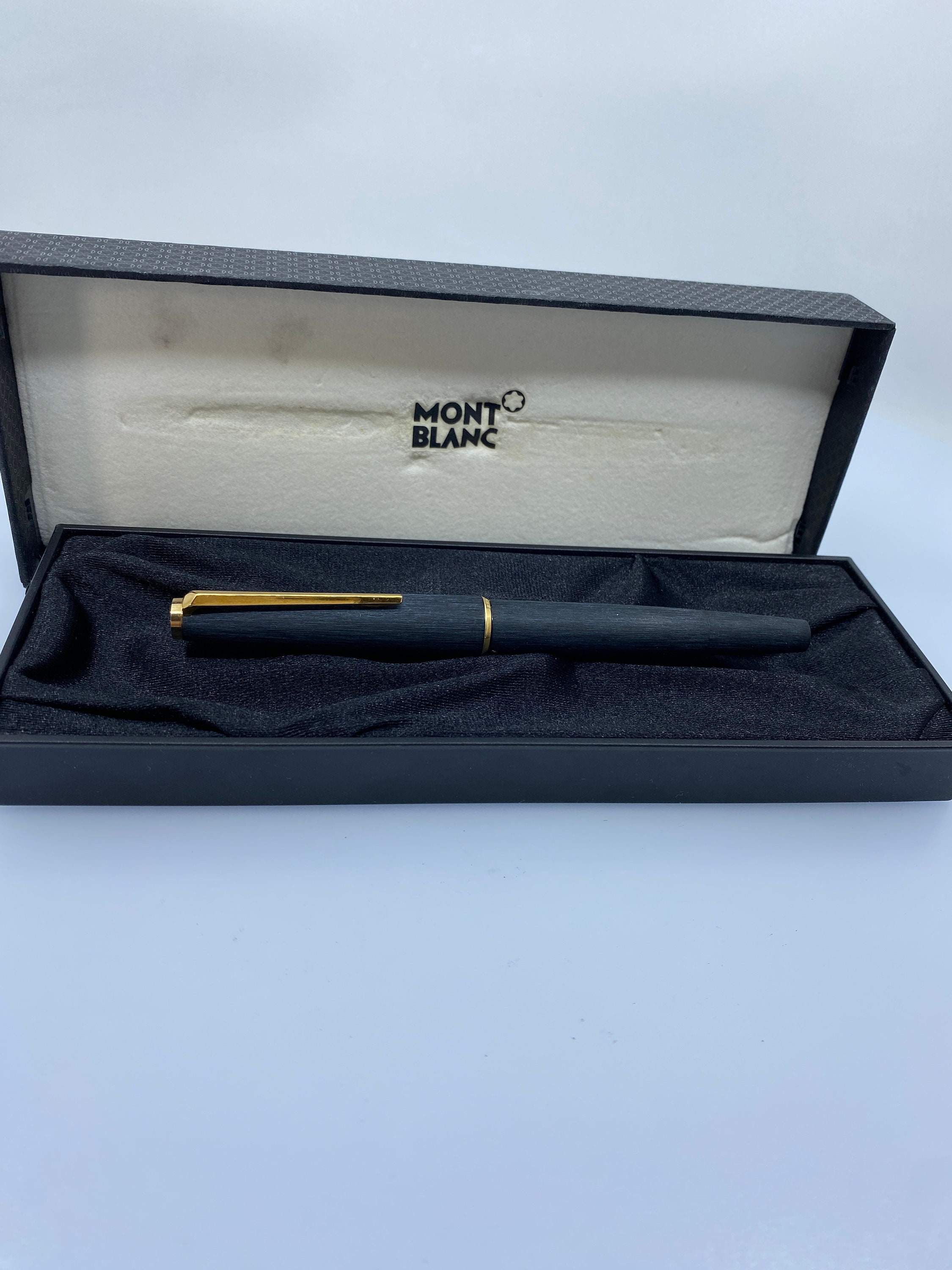 MONTBLANC 万年筆 220 k14 585 Vintage Montblanc 220 Fountain Pen, 585 14K Gold Nib, Brushed