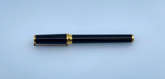 S.T. Dupont Montparnasse Fountain Pen, Black Lac De Chine, 18K
