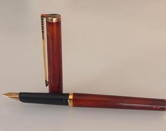 Vintage S.T. Dupont Classique Laque De Chine Fountain Pen