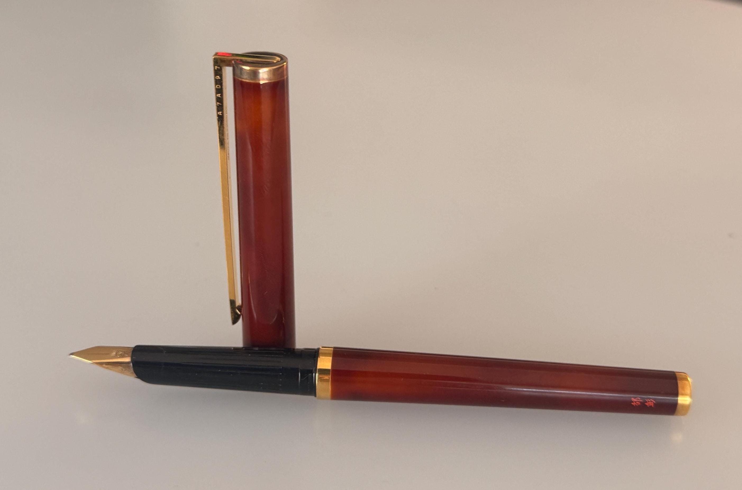 Vintage S.T. Dupont Classique Laque De Chine Fountain Pen
