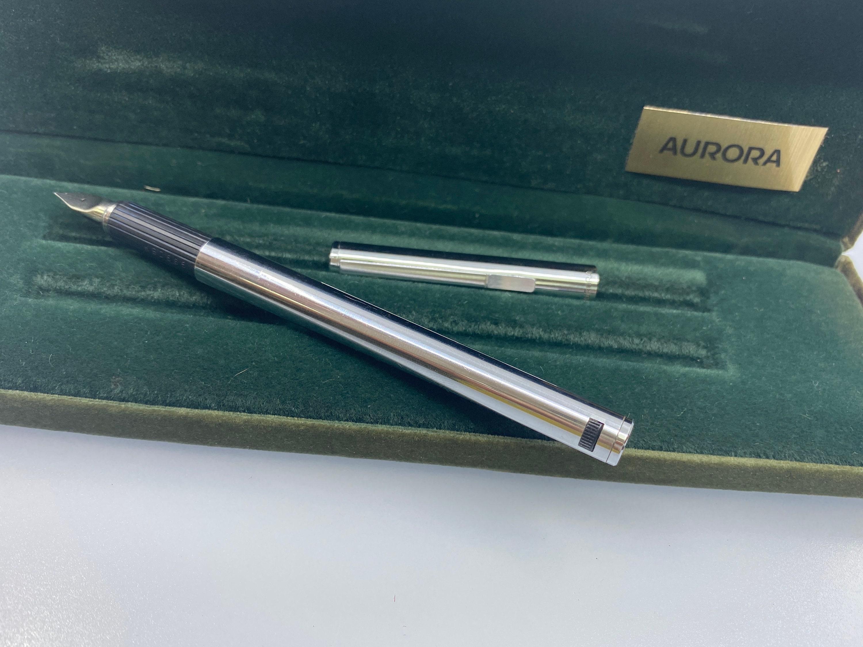 Aurora Hastil 万年筆 オーロラ ハスティル 万年筆 - エレガンスと