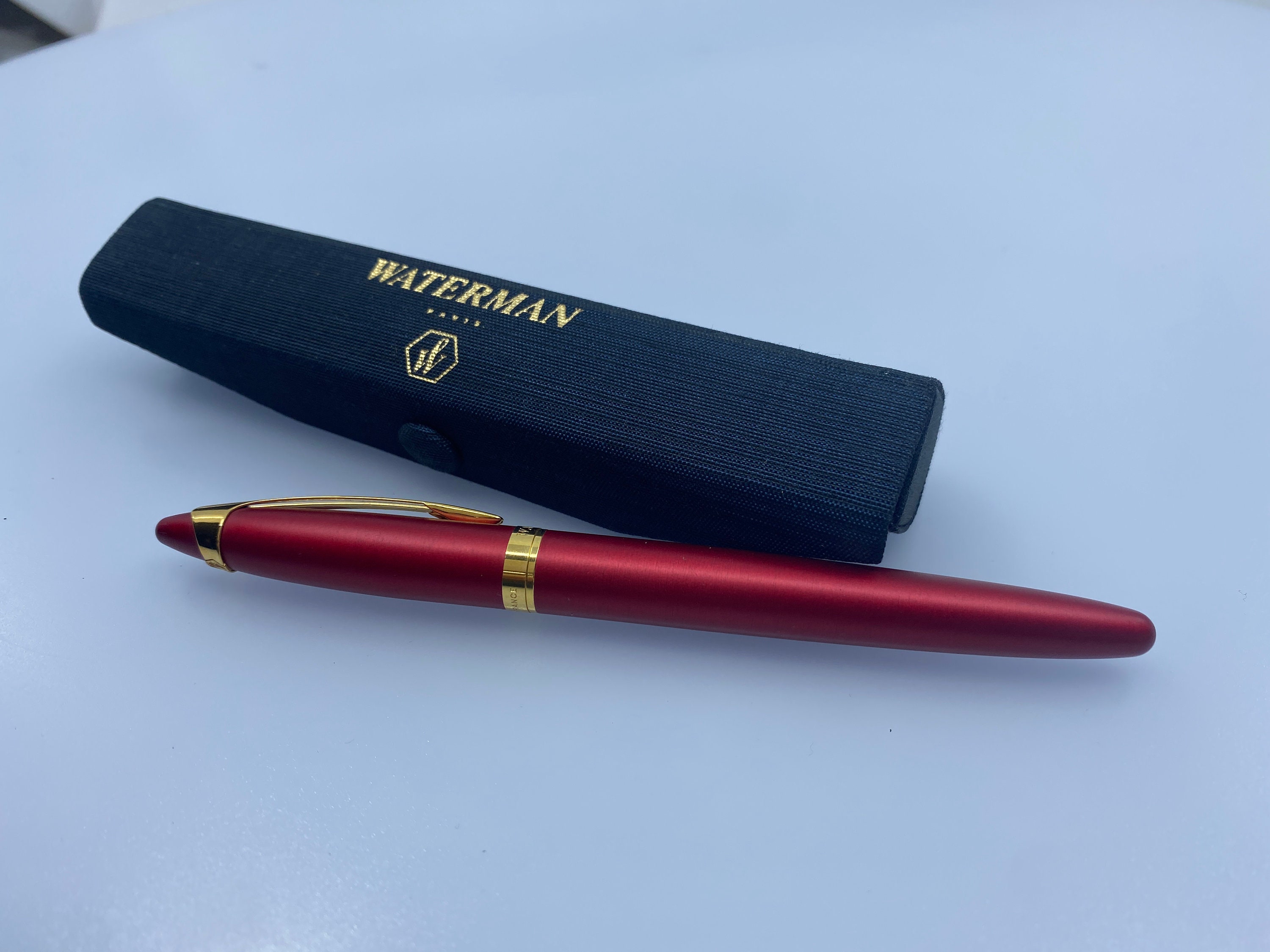 Stylo Plume Waterman Ancien - Laqué Blanc Et Rouge, à Cartouches, Bon état, Collection
