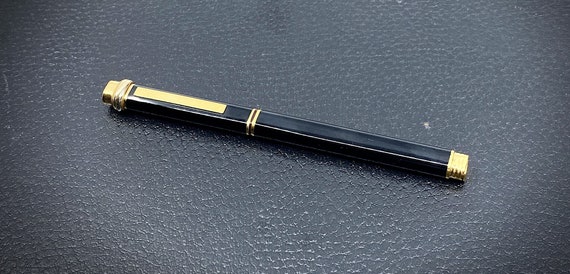 Cartier万年筆　ヴァンドーム　トリニティ Cartier】カルティエヴァンドーム SM18KトリニティRoman