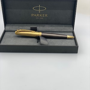 Parker 100 Smoke Bronze GT Ballpoint Pen - Capuchón Dorado, Cuerpo Bronce, Diseño Exclusivo