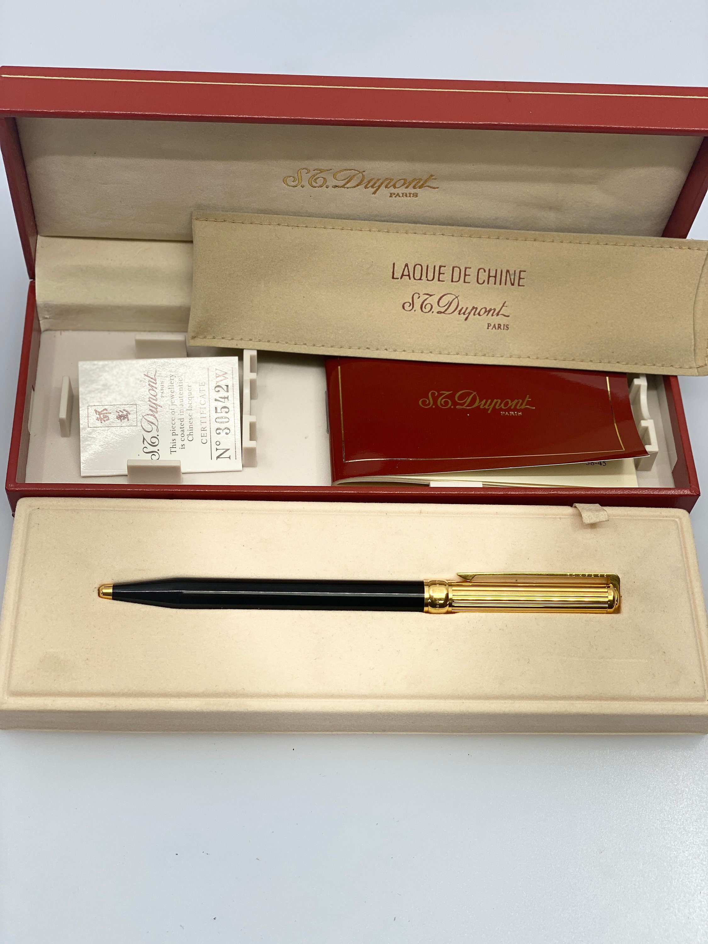 S.T. Dupont Gatsby Ballpoint Pen - Black China Lacquer With