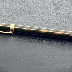 S.T. Penna stilografica Dupont con effetto avventurina, lacca cinese e pennino in oro 18 carati