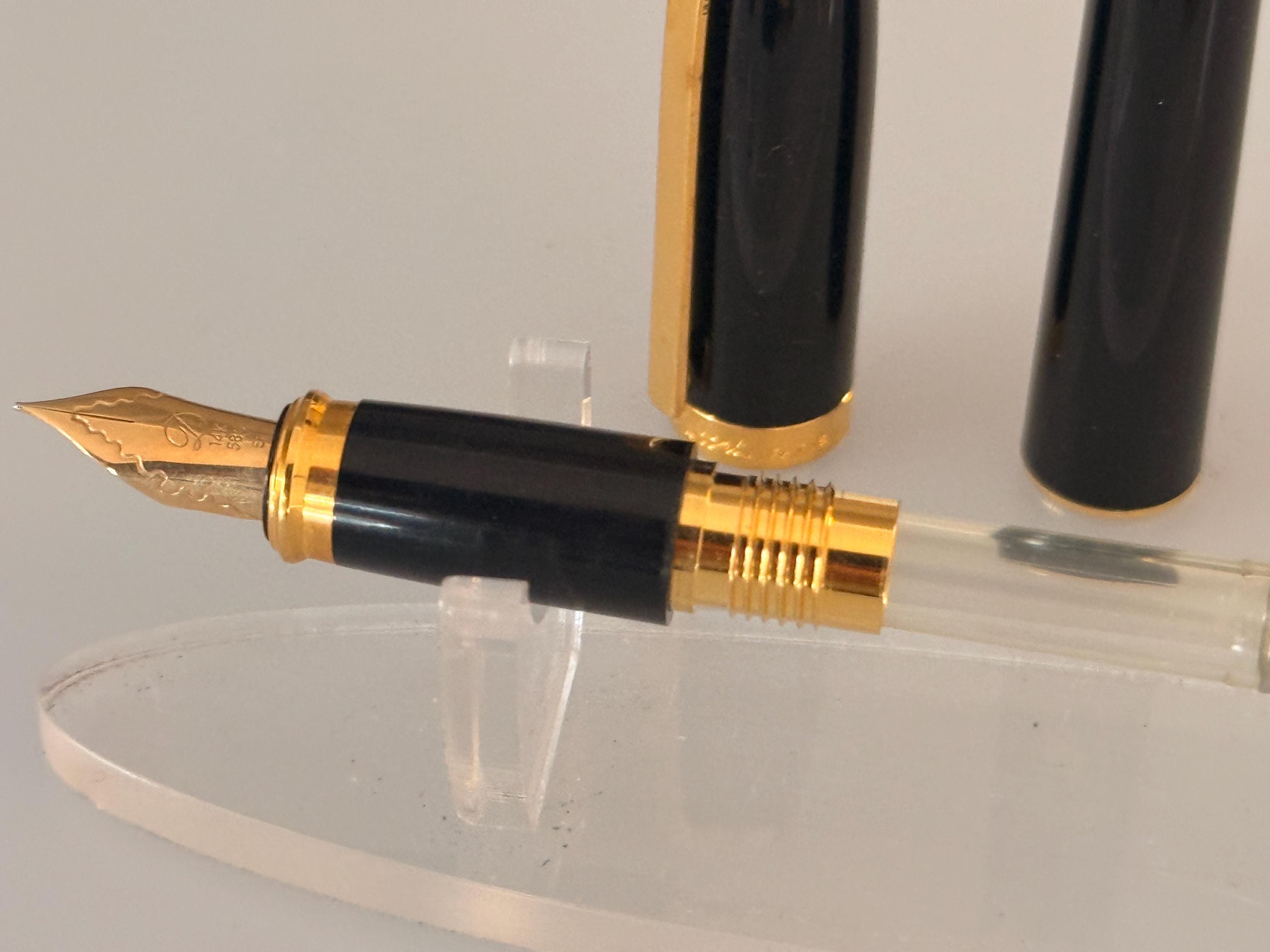 S.T.デュポン フィデリオ ブラック ラッカー ド シーヌ 万年筆、14K EF