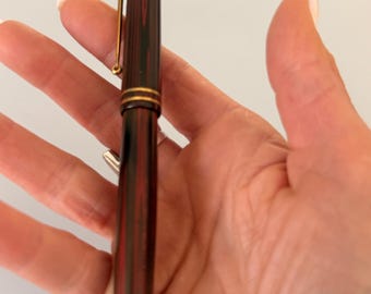 Delta Edizione 1995 Fountain Pen, Burgundy Brown Resin, 18K 750 Gold Nib, Gold Trim, Vintage Italian Lever Filler Pen