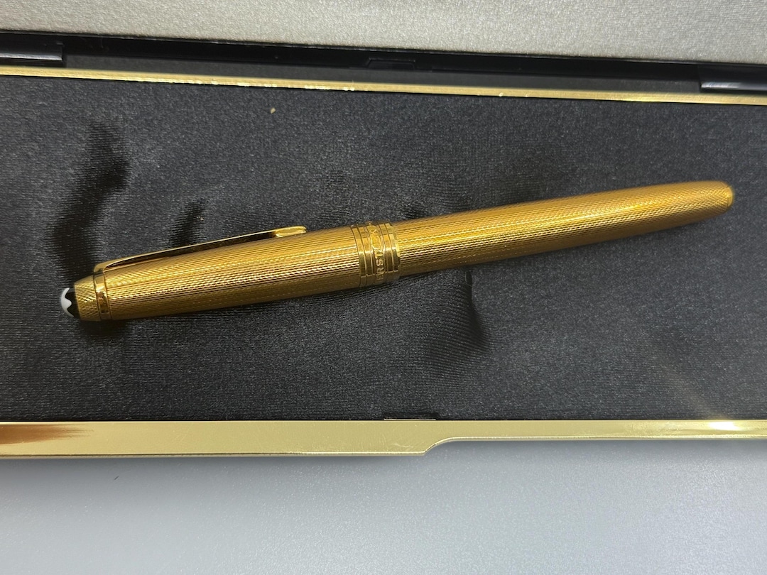 む*こ様 MONTBLANC / Golden Erauケース付きゴールドカラー il_1080xN.7169976396_qdti.jpg
