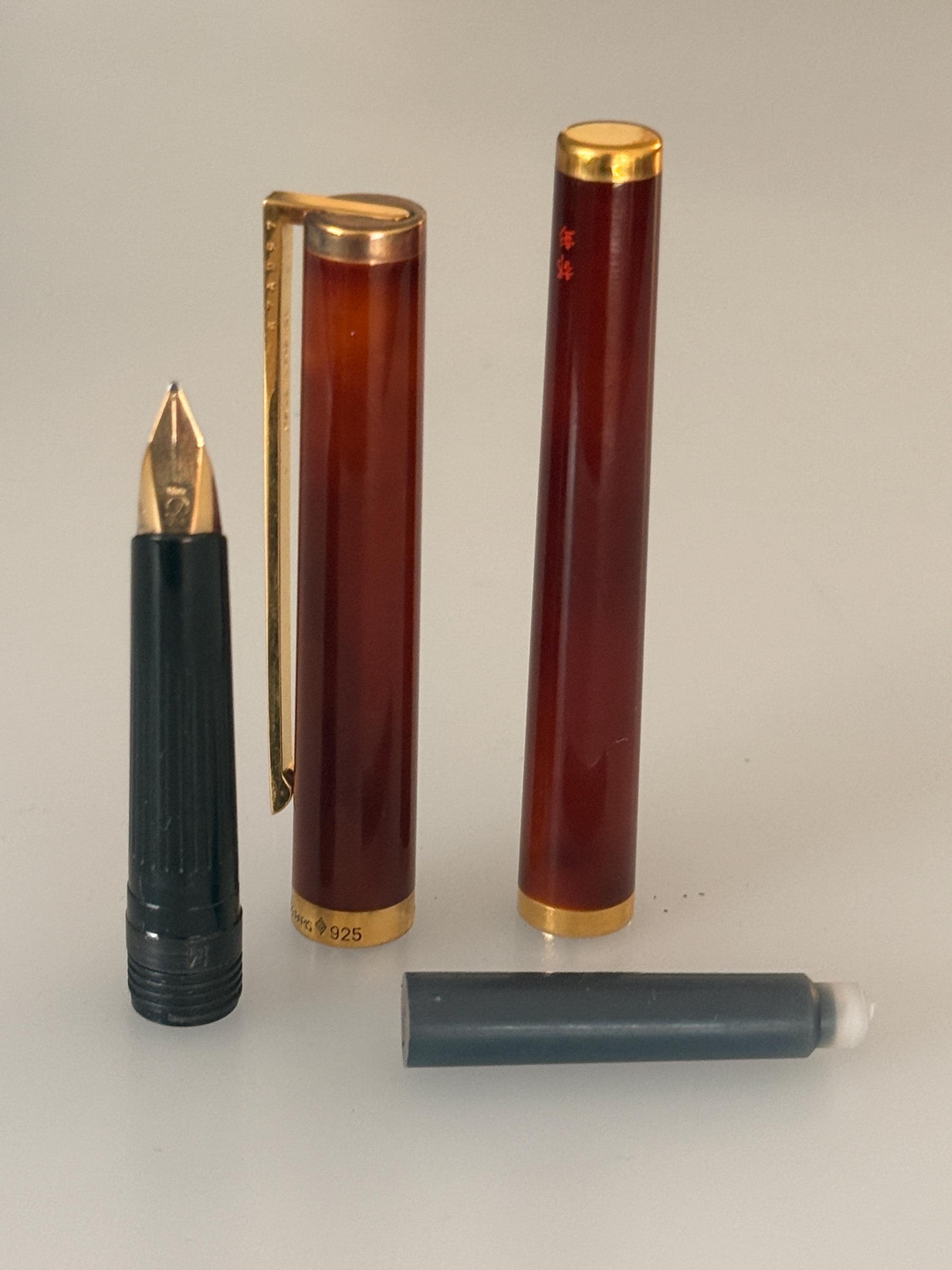 Vintage S.T. Dupont Classique Laque De Chine Fountain Pen