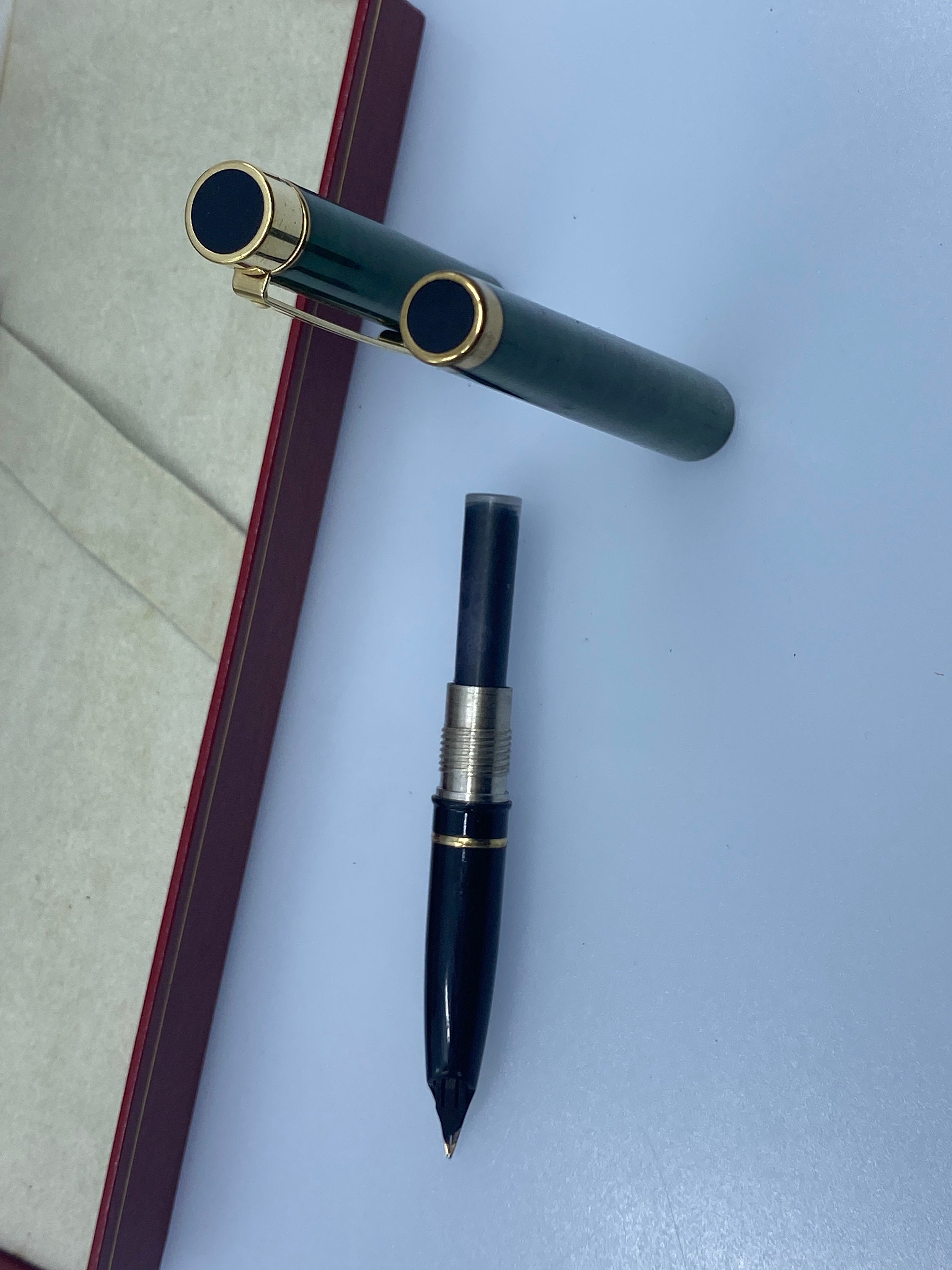 Stylo Plume Sheaffer Targa Laque Malachite – Plume Or 14 Carats – Modèle Prestige Vintage