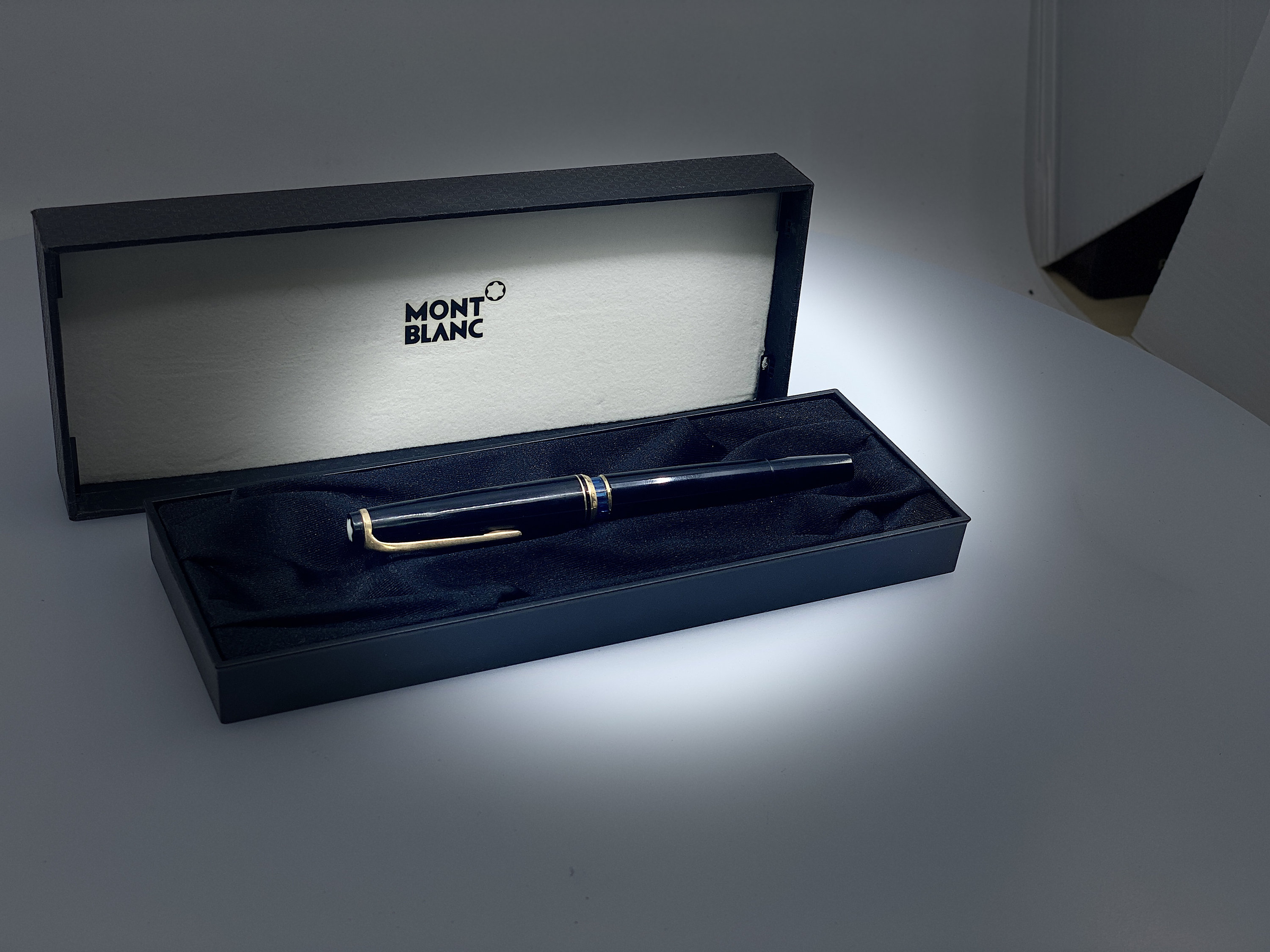 Briquet Et Stylo Plume Waterman Perspective Noir Et Doré - Rare, Occasion, Plume Or 18K