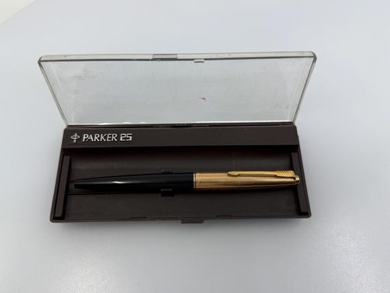 パーカー 45 万年筆 | 金メッキキャップ、ブラックバレル | 14K 