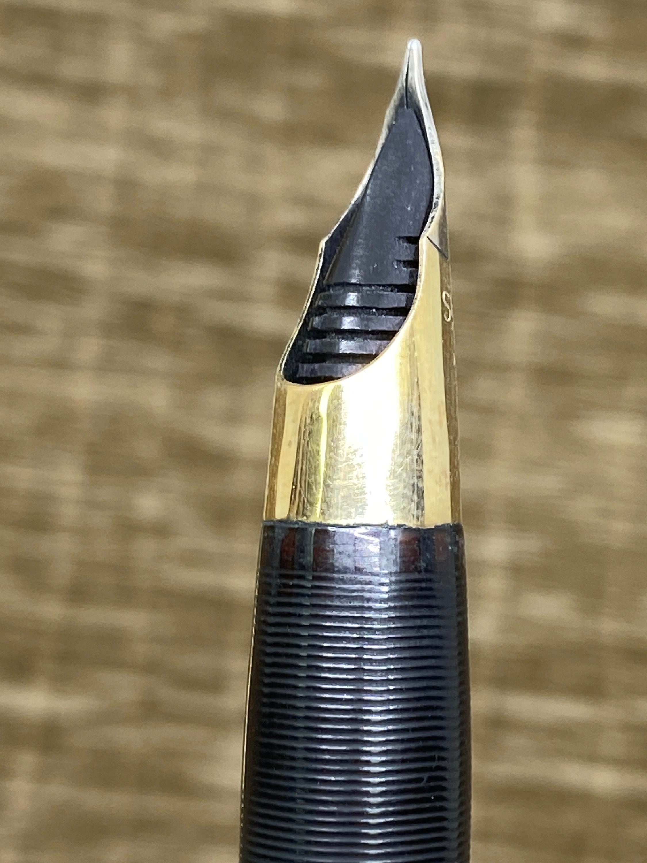 Stylo Plume Sheaffer Targa Laque Noire - Plume Or 14 Carats - Bon état Occasion