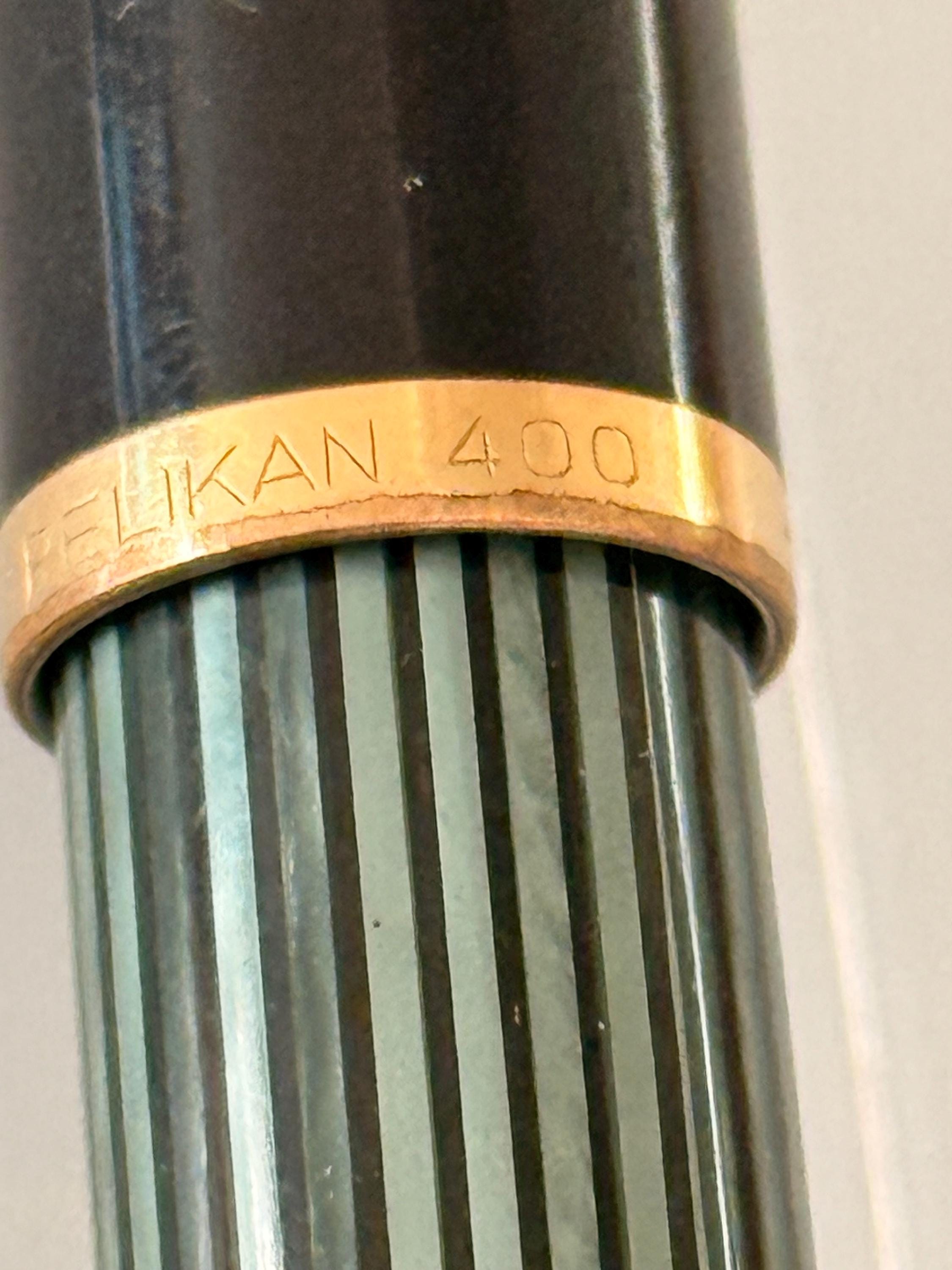 ヴィンテージ ペリカン 400 万年筆、グリーンストライプセルロイド