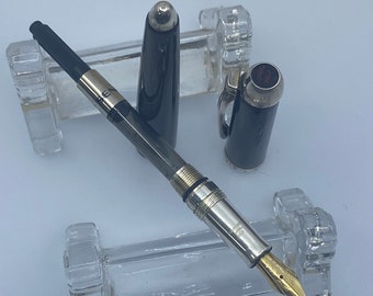 モンテグラッパ アイルトン・セナ 限定版 万年筆 マルーン カーボン
