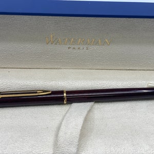 Waterman Gentleman Füllfederhalter in dunkelrotem Lack – Feder aus 18 Karat Massivgold