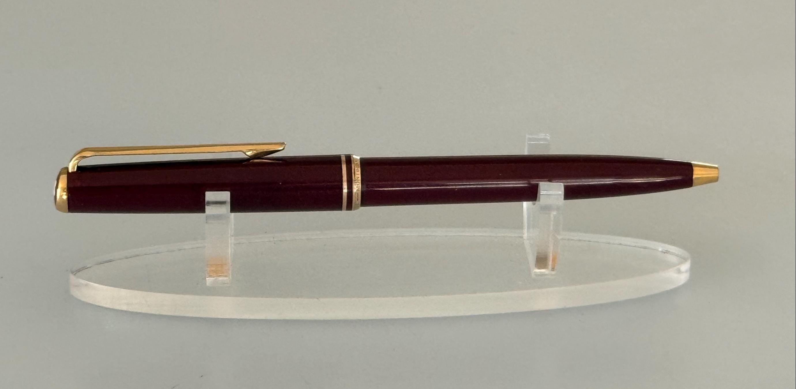 MONTBLANC 万年筆 ボルドーカラー ゴールドトリム MONTBLANC 万年筆 ボルドーカラー ゴールドトリム