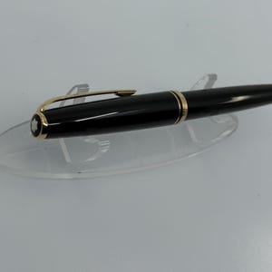 Penna stilografica Montblanc Generation – Resina nera e finiture in oro – Pennino in oro 14 carati