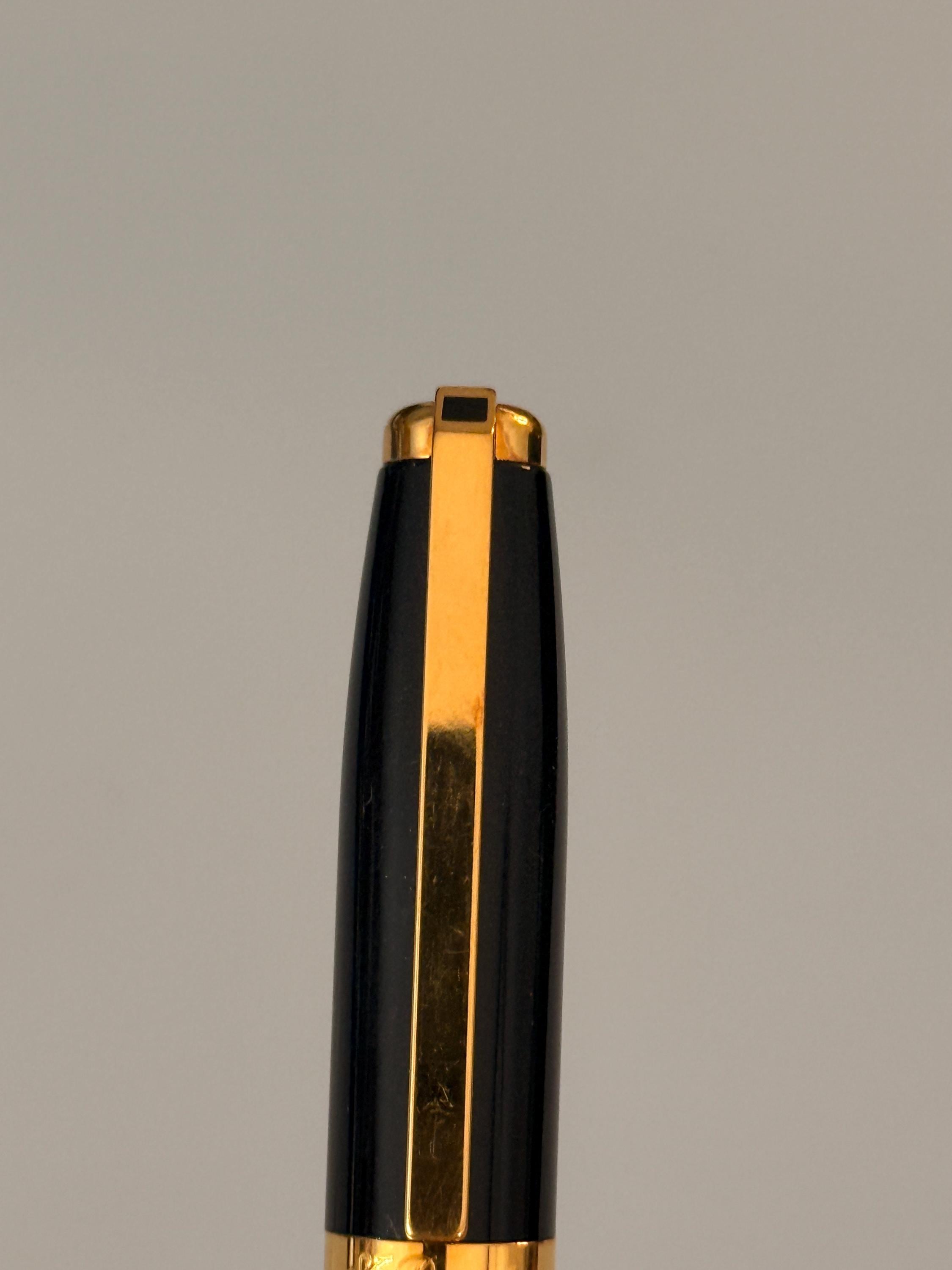 S.T.デュポン フィデリオ ブラック ラッカー ド シーヌ 万年筆、14K EF