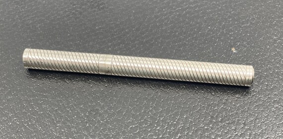 Section De Plume S.T. Dupont Palladié - Plume En Or Massif 18 Carats Moyenne - Occasion