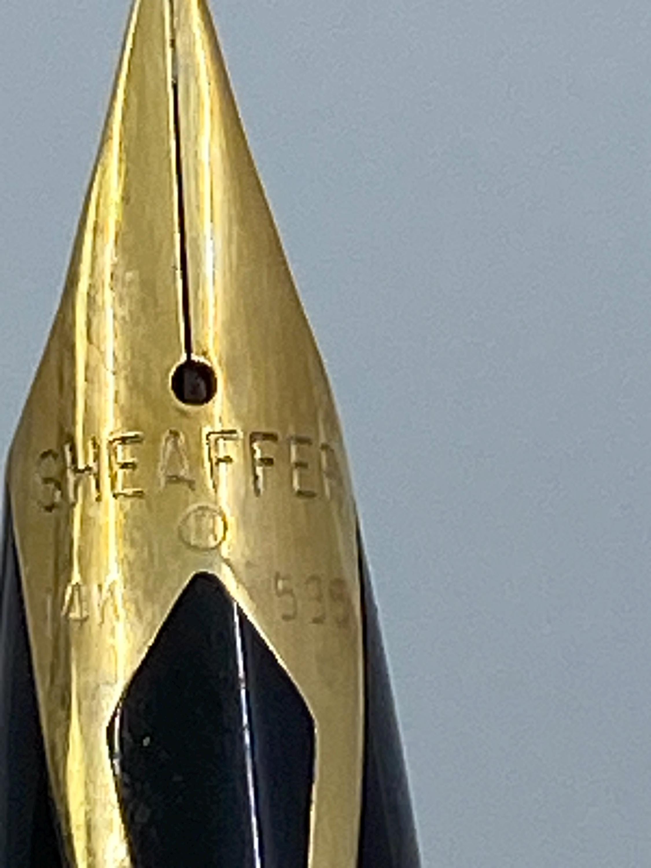Sheaffer Targa 1005 Fountain Pen, Gold Fluted Finish, 14K 585 Gold
