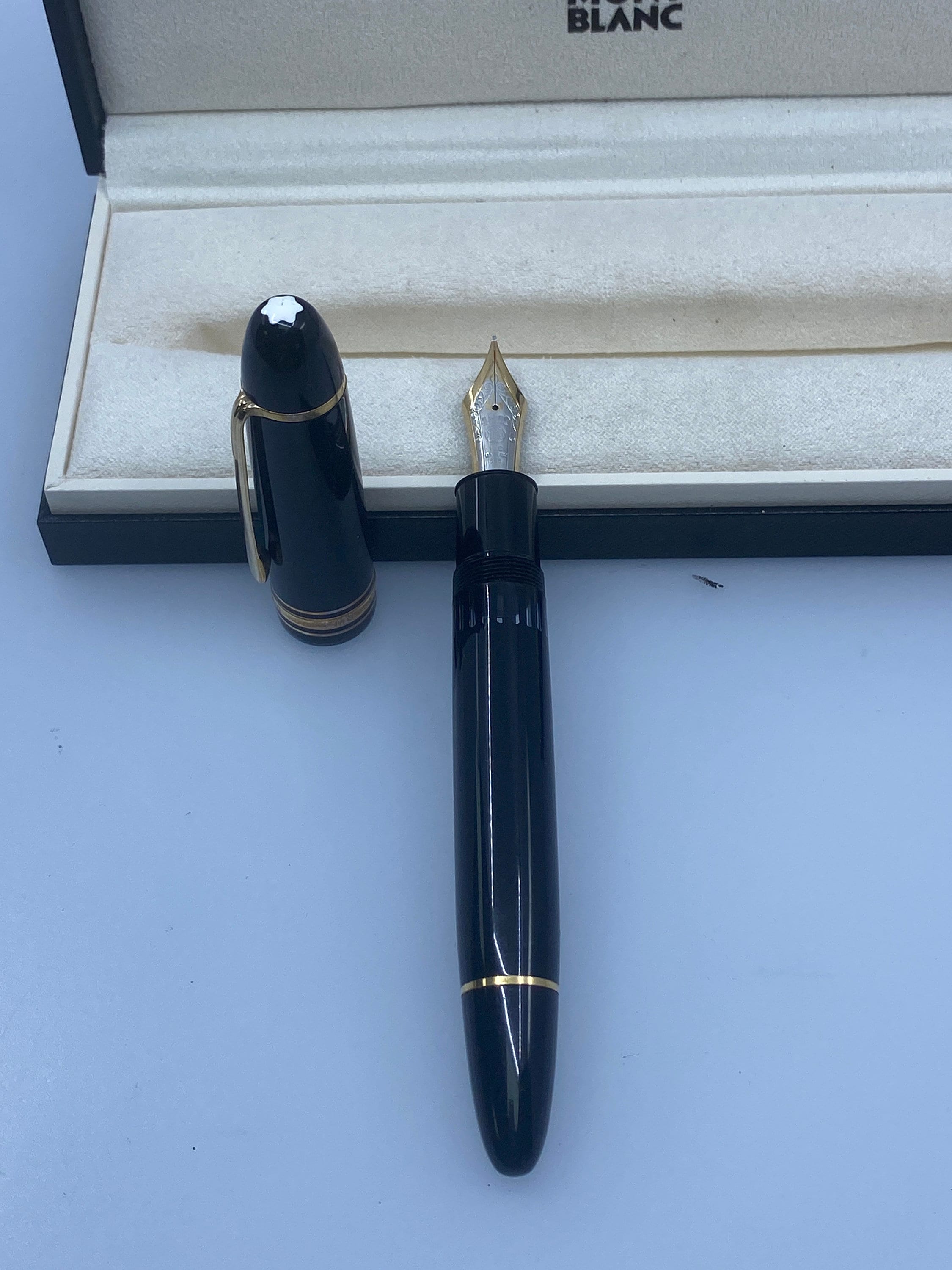 Montblanc Meisterstück 149 Fountain Pen 14K Gold Nib Never Inked