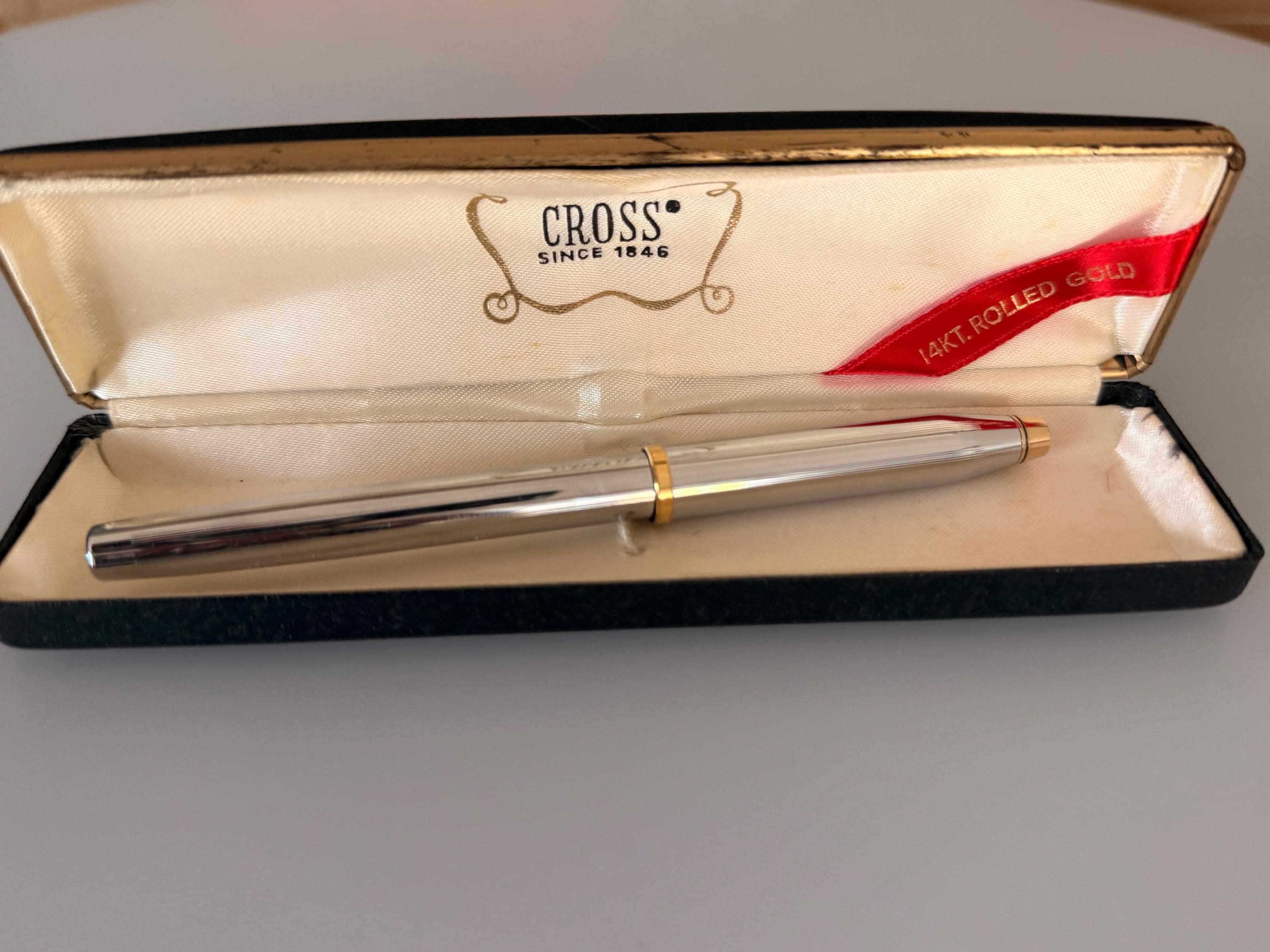 Cross Classic Century Medalist Fountain Pen Fine Nib Chrome Gold