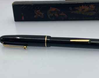 Vintage Dunhill Namiki Fountain Pen - Black Resin Body and 14 ct Gold Nib