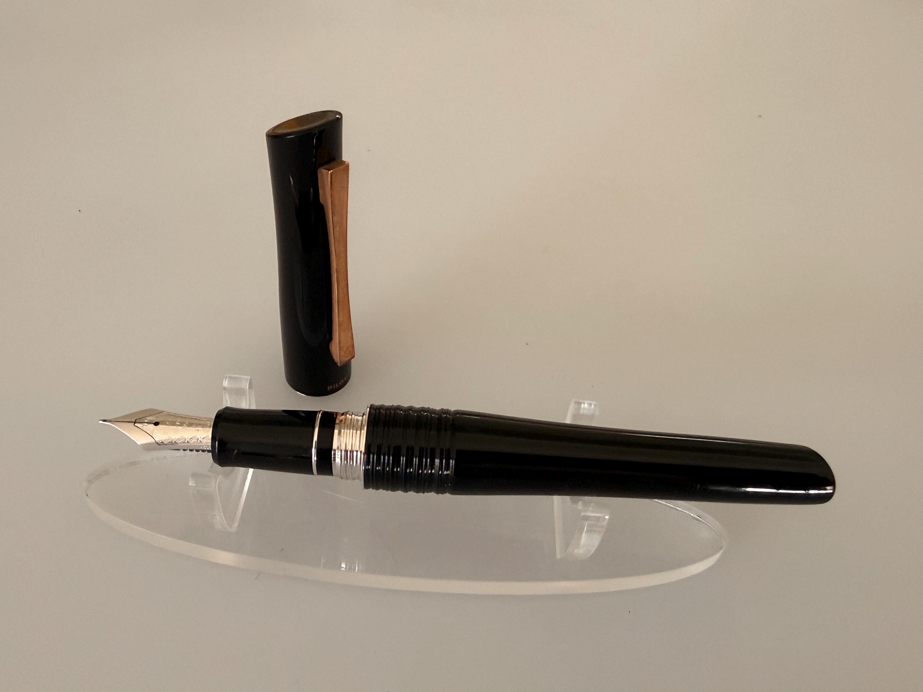 Pilot Bamboo Fountain Pen Never Inked, Black Resin, 18K 750 Medium